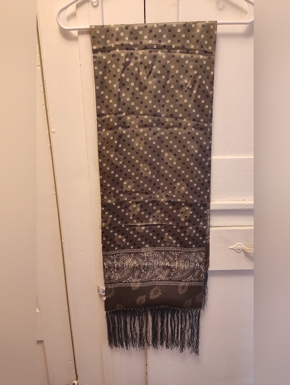 Men's Vintage Edelweiss Gray Leaf Design Fringe Silk Scarf